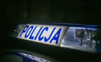 Prawie setką przy przejściu dla pieszych, pod wpływem alkoholu i z dziećmi w samochodzie