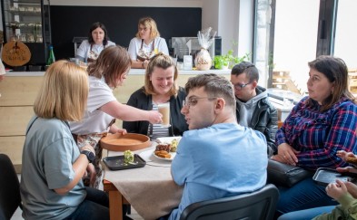 Myślenice. W MOKiS działa kawiarnia społeczna. Pracują tu osoby niepełnosprawne