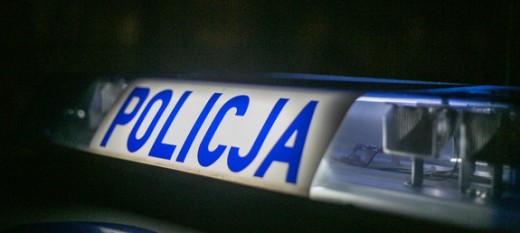Prawie setką przy przejściu dla pieszych, pod wpływem alkoholu i z dziećmi w samochodzie