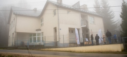 Szkoła piąty rok stoi pusta. Radna dopytuje co dalej z budową COM na Chełmie