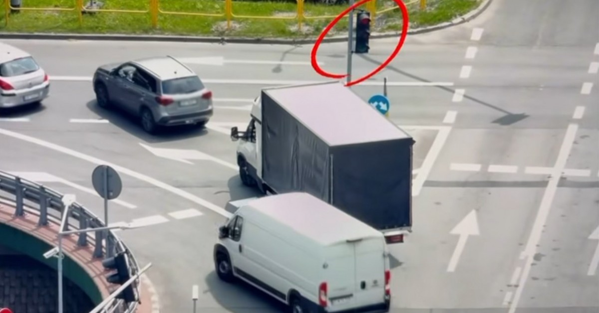 Myślenice. Skrzyżowanie przy estakadzie. W ciągu 2 godzin 13 kierowców przejechało na czerwonym świetle