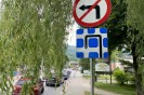 Myślenice. Zakaz skrętu w lewo na Zarabiu. Jak prawidłowo wjechać na parking?