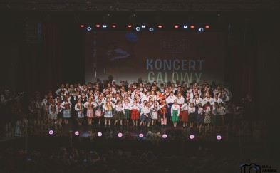 Ziemia Myślenicka ma 40 lat. na scenie MOKiS zaprezentowała się w jubileuszowym koncercie
