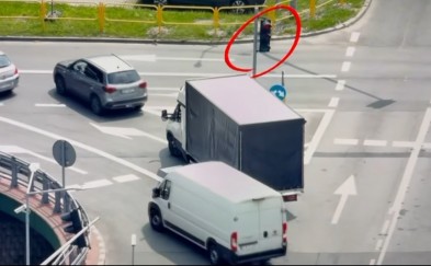 Myślenice. Skrzyżowanie przy estakadzie. W ciągu 2 godzin 13 kierowców przejechało na czerwonym świetle