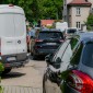 Myślenice. Brakuje miejsc parkingowych. Samochody zostawiamy, gdzie popadnie