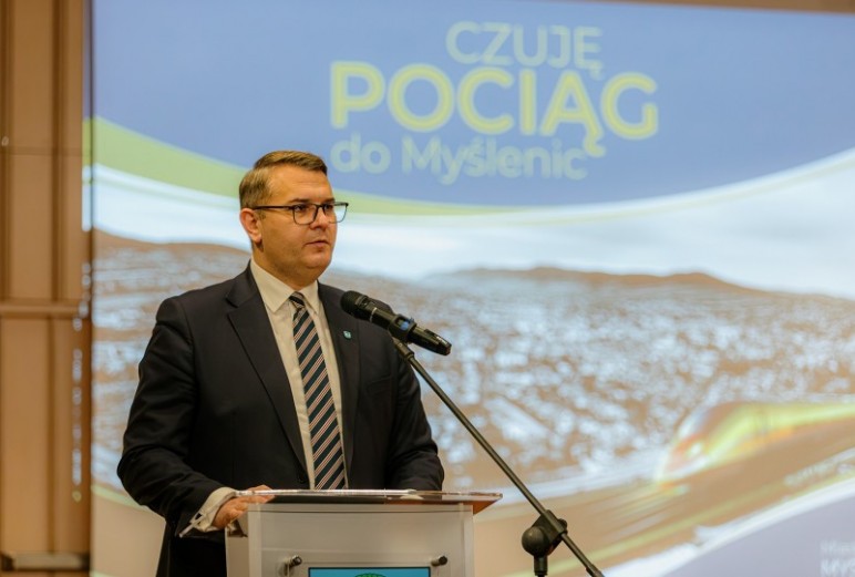 Burmistrz Szlachetka odpowiada na „tramwaj do Myślenic”. Dyrektorowi GDDKiA wypomina brak skuteczności