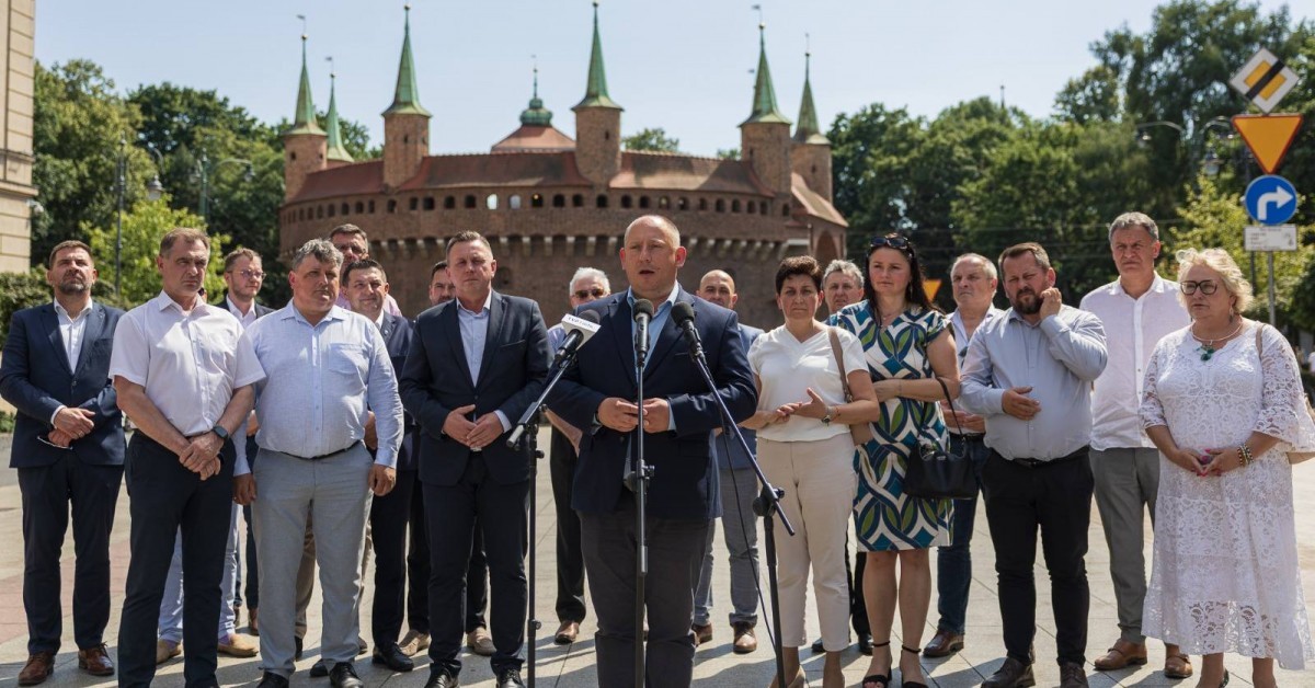 Uchylenie dwukadencyjności? Nie tak szybko. Konsultacje w sprawie projektu samorządowców i PSL budzą wątpliwości