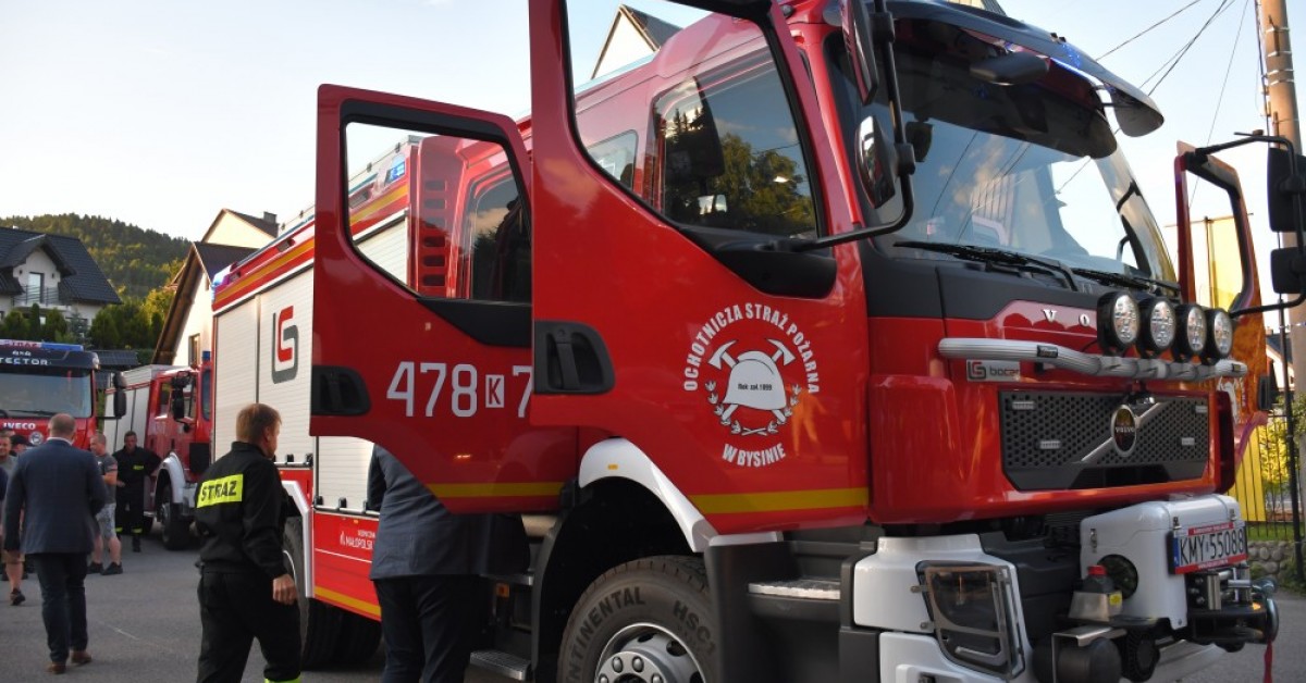 Bysina. Strażacy odebrali nowy wóz ratowiczno-gaśniczy