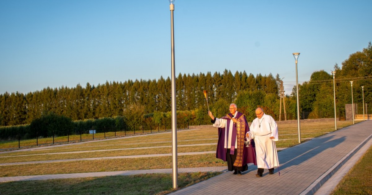 Polanka. Po przebudowie na cmentarzu zmieści się dodatkowych 218 urn i 450 grobów