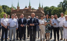 Uchylenie dwukadencyjności? Nie tak szybko. Konsultacje w sprawie projektu samorządowców i PSL budzą wątpliwości