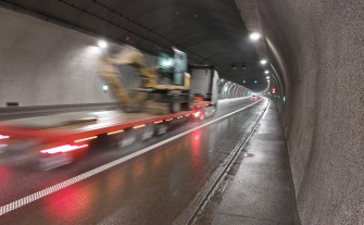 Kolejny rekord w tunelu na Zakopiance. W ciągu doby przejechało nim 53 tys. samochodów