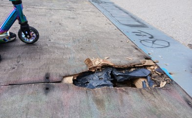Dobczyce. Skatepark pod zaporą się sypie. „Pasowałoby zrobić delikatne odświeżenie”
