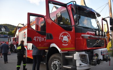 Bysina. Strażacy odebrali nowy wóz ratowiczno-gaśniczy