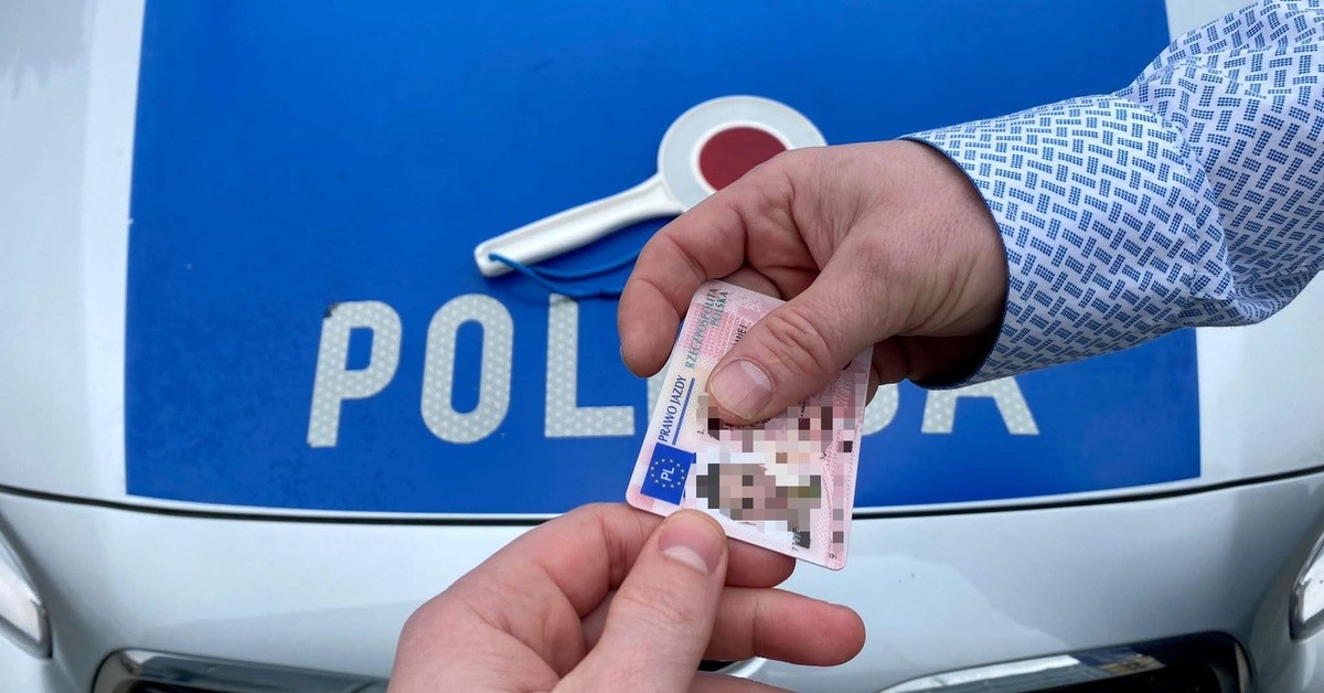 Setką w terenie zabudowanym i jazda bez prawka. Policjanci kontrolują kierowców