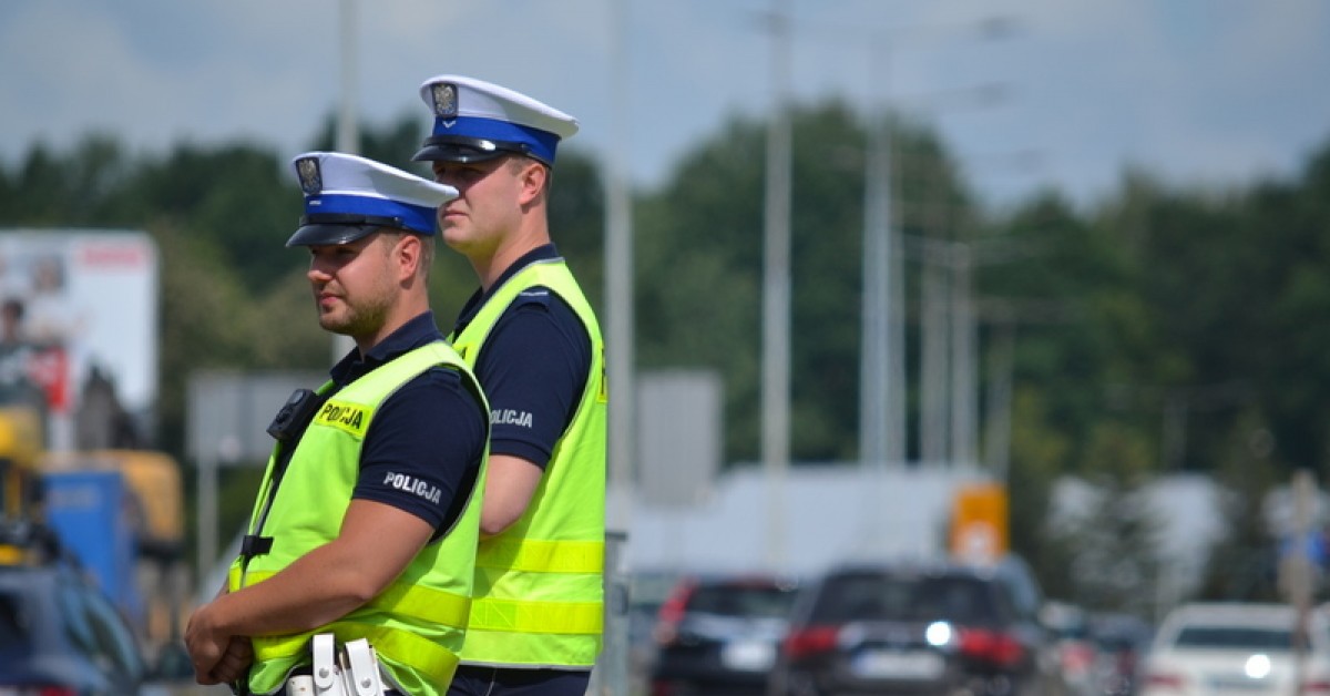 Czechówka. Za szybko w terenie zabudowanym pod wpływem narkotyków i saszetką na pokładzie