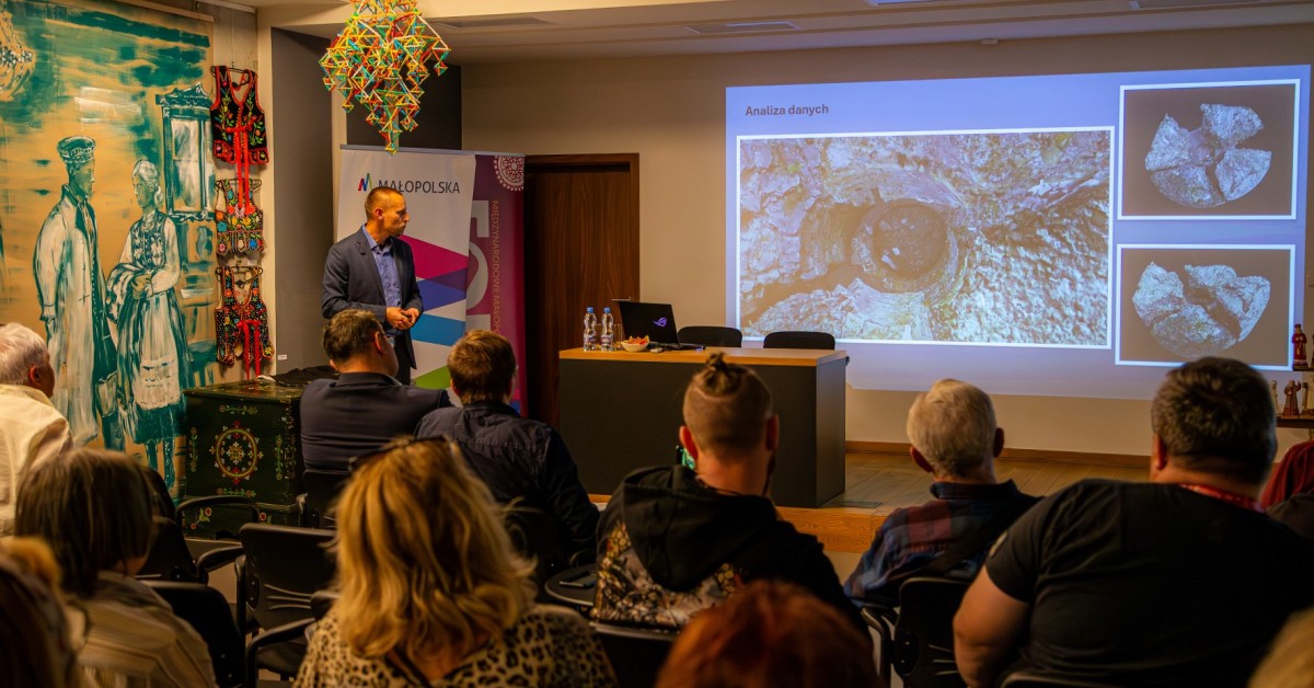 Myślenice. Naukowcy przedstawili efekty badań nad ruinami Zamczyska