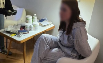 Policja zatrzymała 9 osób. Międzynarodowa grupa wyłudziła od mieszkańca Myślenic ponad 400 tys. złotych