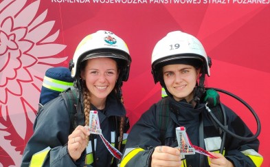 Karina Kalinowska oraz Iwona Piekarz najszybsze w Polsce w Mistrzostwach Strażaków w biegu po schodach
