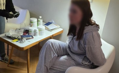 Policja zatrzymała 9 osób. Międzynarodowa grupa wyłudziła od mieszkańca Myślenic ponad 400 tys. złotych