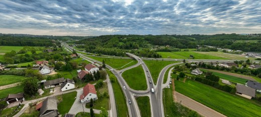Przedstawili plan na zakorkowaną zakopiankę. Ruch na trasie Myślenice-Kraków mają rozładować drogi lokalne