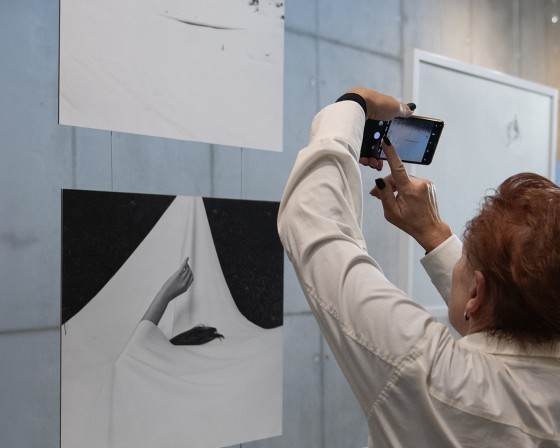 Myślenice. „Niepamięć. Tożsamość Ukryta”. To najnowsza wystawa w galerii mgFoto