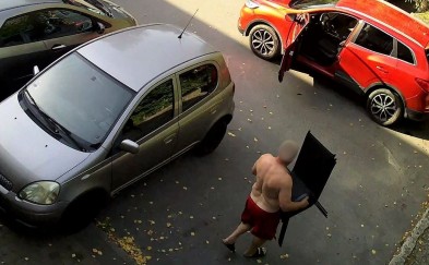Siepraw. Ukradł krzesła z lokalu. „Zachowywał się, jakby należały do niego”