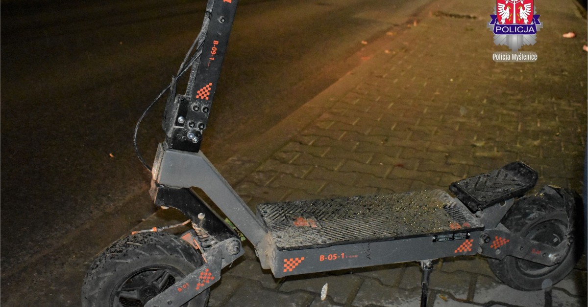 Trzemeśnia. Nocna jazda na hulajnodze skończyła się w szpitalu. Szesnastolatek w stanie krytycznym