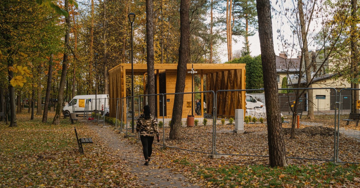 Myślenice. Trwa budowa tężni solankowej na Zarabiu. „Rośnie w oczach. Prace zakończą się przed świętami”