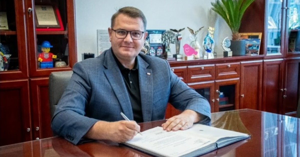 Myślenice. Burmistrz tłumaczy nieobecność na nagraniu starosty w sprawie przejęcia szpitala. „Nie zamierzam firmować niejasnych transakcji”