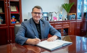 Myślenice. Burmistrz tłumaczy nieobecność na nagraniu starosty w sprawie przejęcia szpitala. „Nie zamierzam firmować niejasnych transakcji”