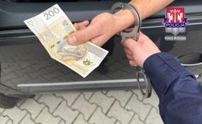 Wiśniowa. Kierowca chciał się dogadać. Próbował wręczyć policjantom łapówkę