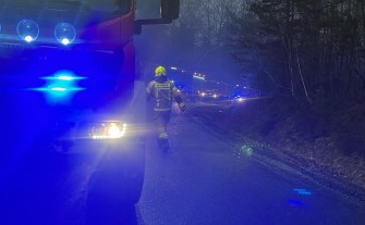 Deszcz i mgły na drodze. W ciągu jednego dnia cztery interwencje strażaków