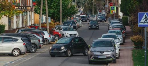 Myślenice. Parking nad basenem dla klientów oraz przebudowa ul. Solidarności i Ogrodowej. Sprawdzamy postępy prac