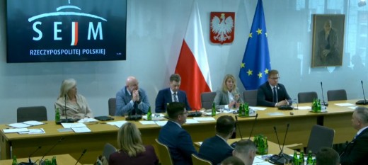 Trwają prace nad  zniesieniem dwukadencyjności. Przed wyborami krzesła wójtów, burmistrzów i prezydentów miast robią się gorące