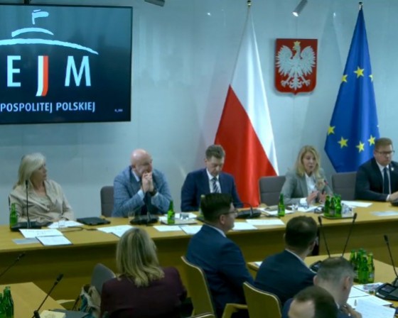 Trwają prace nad  zniesieniem dwukadencyjności. Przed wyborami krzesła wójtów, burmistrzów i prezydentów miast robią się gorące