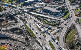 Kierowców czekają korki i ruch jednym pasem na zakopiance w Myślenicach  