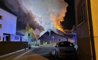 Myślenice. Pożar domu w centrum. Ucierpiała też restauracja