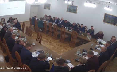 Droga S7 rozgrzewa emocje. Gorąca dyskusja w radzie powiatu. „Cham i pas transmisyjny” kontra cytaty sprzed lat