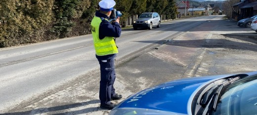 Powiat myślenicki. Dwóch zatrzymanych za jazdę na zakazie. Kierowcy tracą prawo jazdy za prędkość