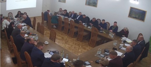 Droga S7 rozgrzewa emocje. Gorąca dyskusja w radzie powiatu. „Cham i pas transmisyjny” kontra cytaty sprzed lat