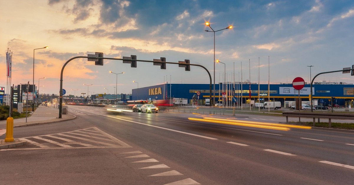 Oznakowanie drogi a bezpieczeństwo ruchu – najczęstsze błędy inwestorów i wykonawców