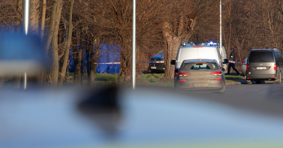 Myślenice. Z nożem i kijem baseballowym wtargnął do jednej z firm. Zginął podczas interwencji policji