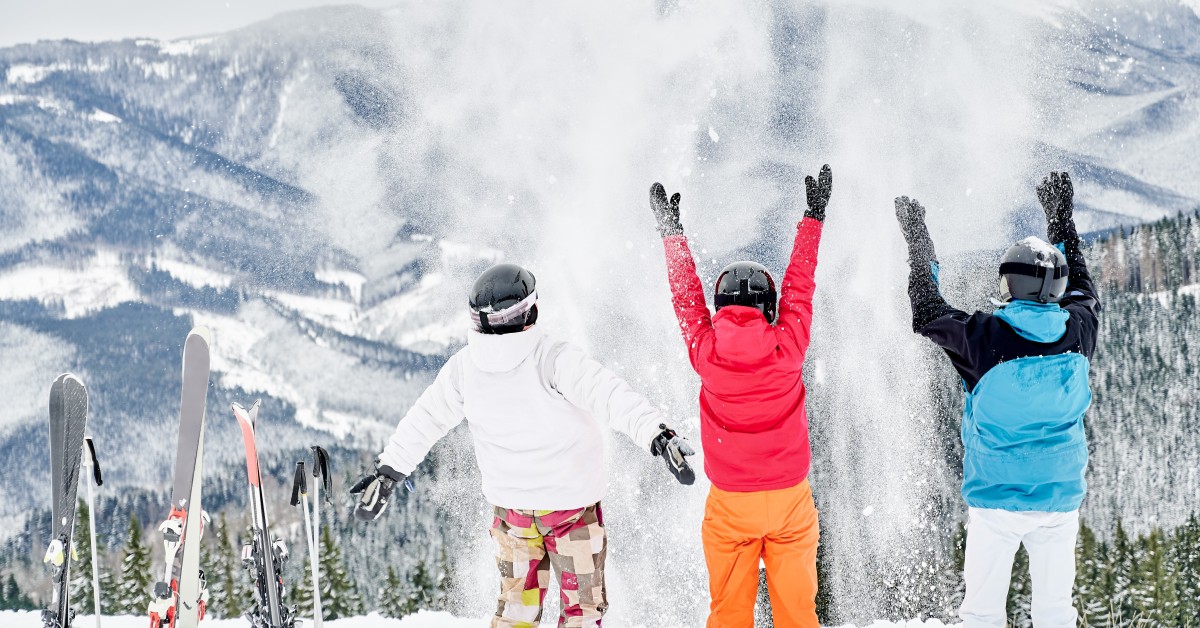 Największy błąd początkujących narciarzy i jak go uniknąć. Przewodnik po doborze pierwszego sprzętu