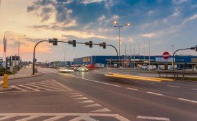 Oznakowanie drogi a bezpieczeństwo ruchu – najczęstsze błędy inwestorów i wykonawców