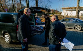 Zorganizowali „pogrzeb” projektu trasy S7 Kraków-Myślenice. Kondukt przeciwników drogi wyjechał z Zarabia