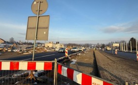 Na zakopiance w Krzyszkowicach kładą asfalt. Korki możliwe do czwartku