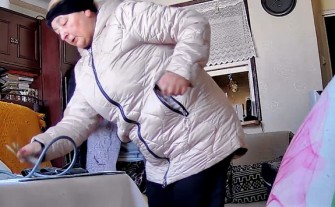 Myślenice. Szuka jej policja. Miała podszyć się pod sąsiadkę i wyłudzić pieniądze od starszej kobiety