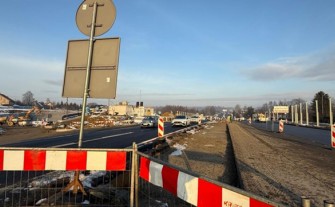 Na zakopiance w Krzyszkowicach kładą asfalt. Korki możliwe do czwartku