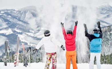 Największy błąd początkujących narciarzy i jak go uniknąć. Przewodnik po doborze pierwszego sprzętu