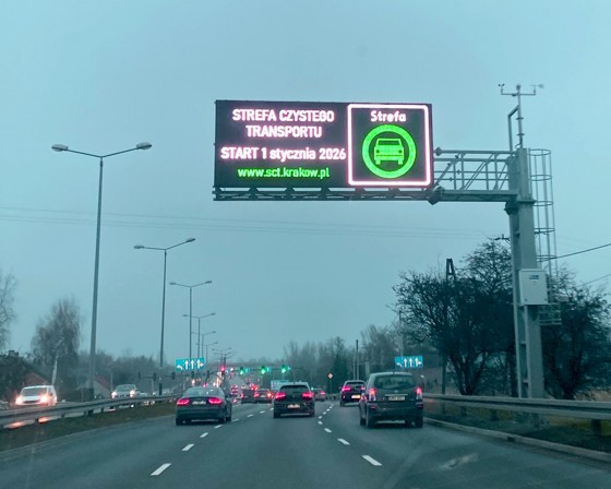 Z nowym rokiem w Krakowie rusza Strefa Czystego Transportu. Właściciele starych aut będą płacić za wjazd do miasta